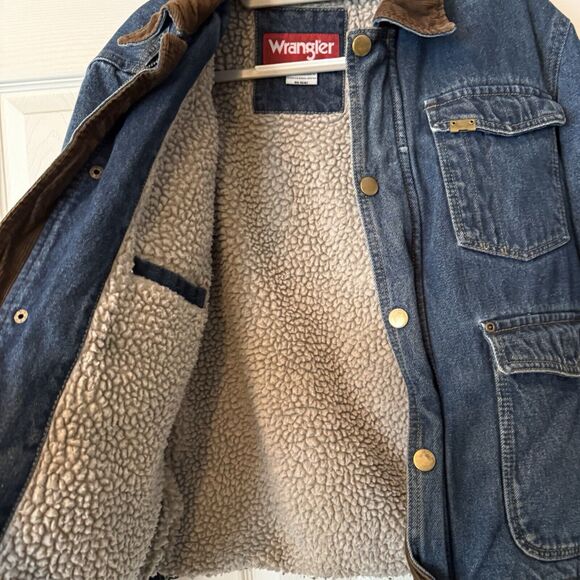 VTG Wrangler Chore Coat Mens Small Denim Sherpa Lined Barn Jacket Pockets Heavy - Picture 7 of 16